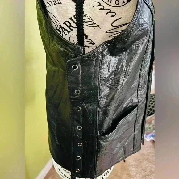 Black GENUINE HOG LEATHER VEST
BY ROCKY RANCH MIDEST - Picture 9 of 11